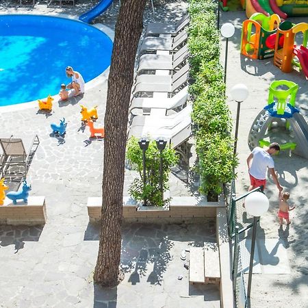 מרינה רומיאה Meridiana Family & Nature Hotel מראה חיצוני תמונה