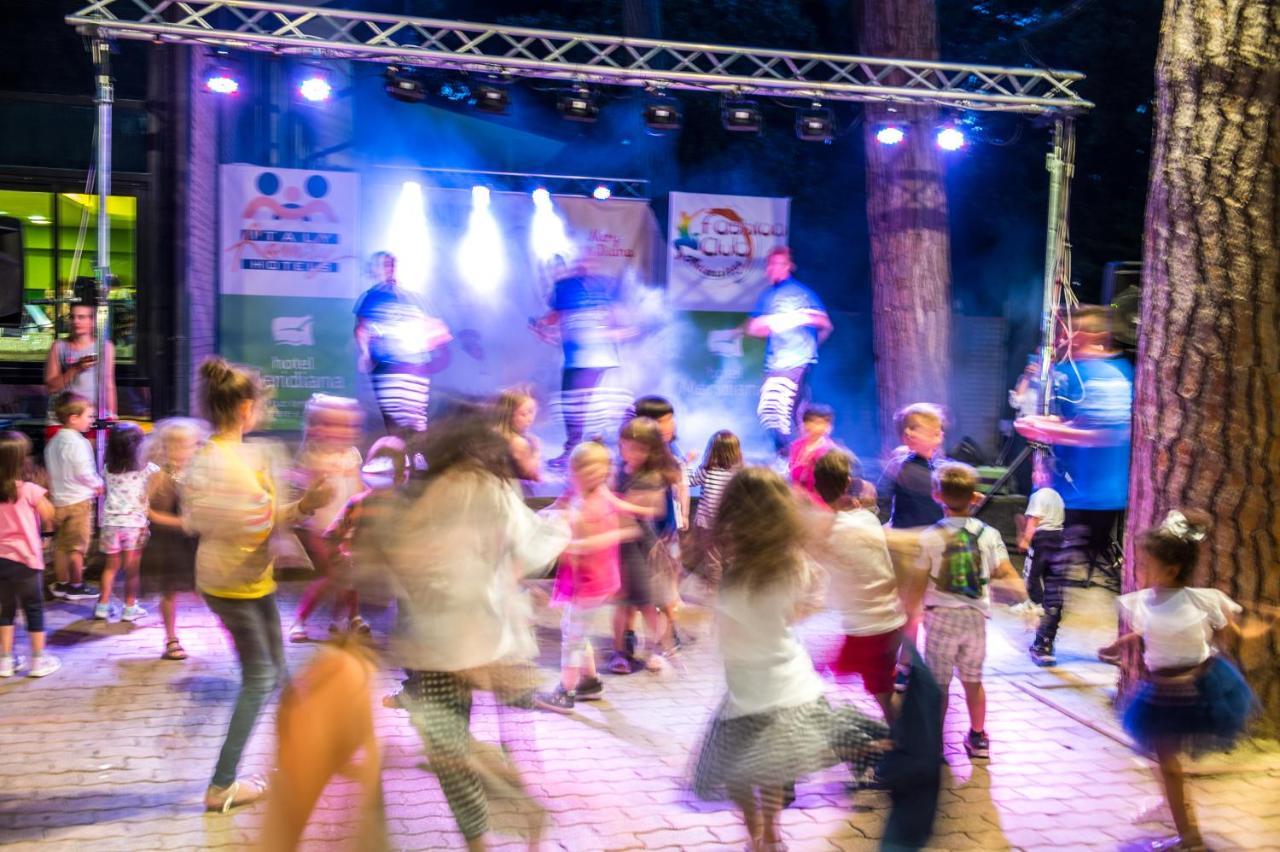 מרינה רומיאה Meridiana Family & Nature Hotel מראה חיצוני תמונה
