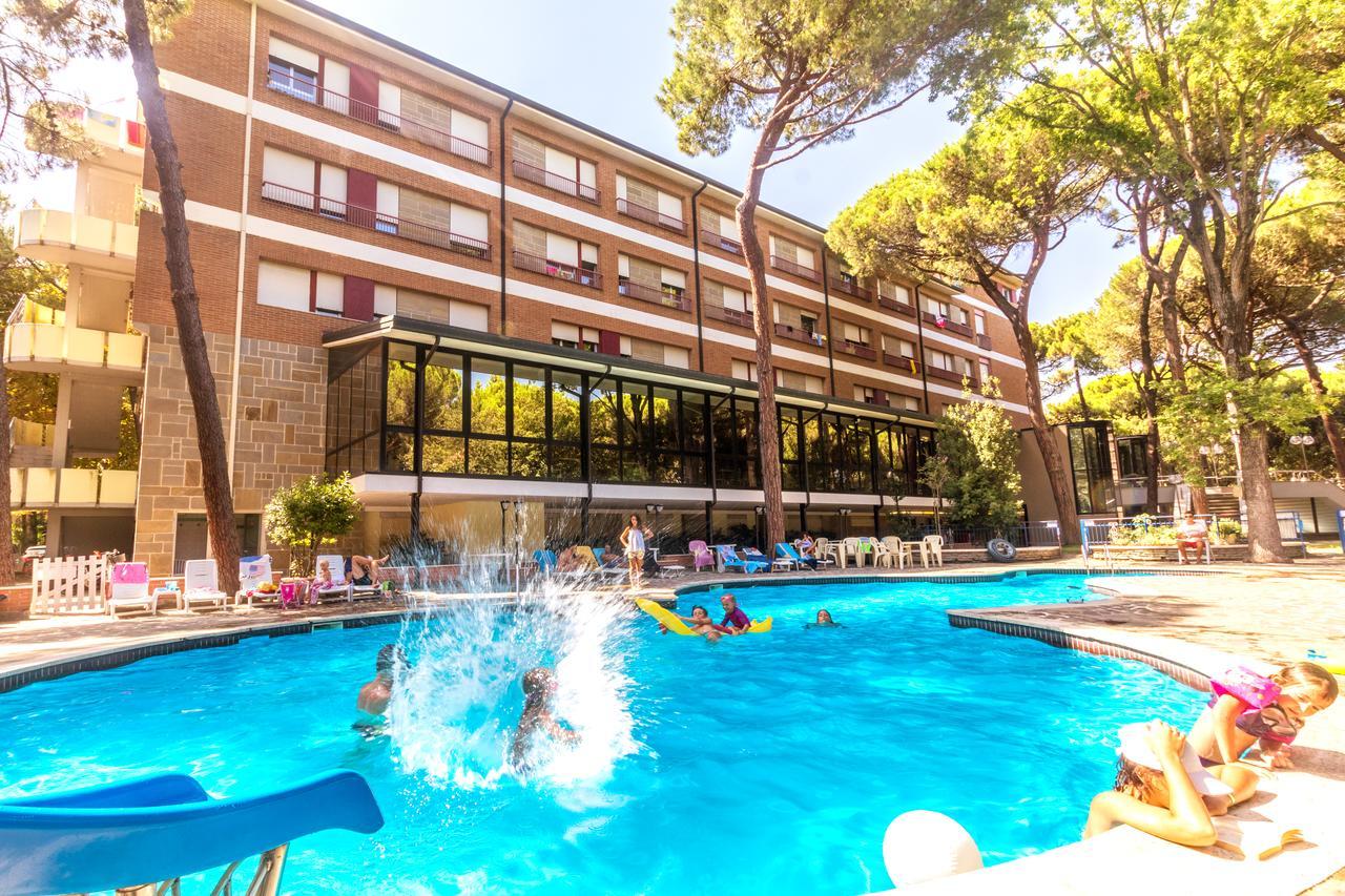 מרינה רומיאה Meridiana Family & Nature Hotel מראה חיצוני תמונה